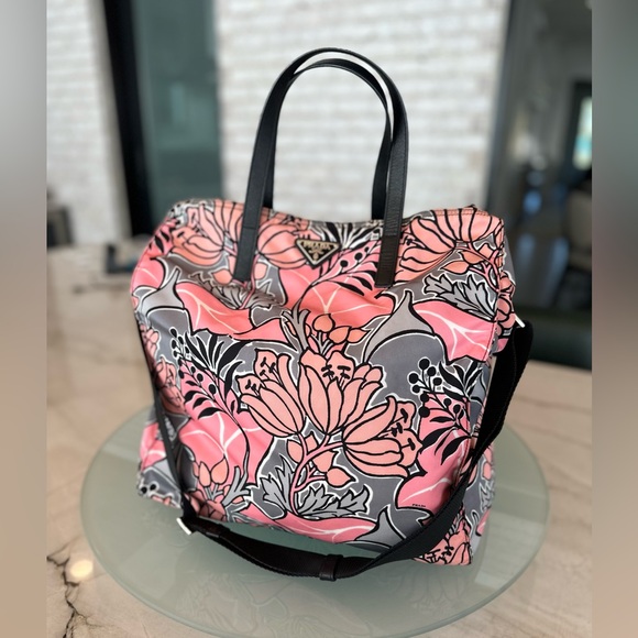 Prada Printed Tessuto Nylon Tote with Saffiano Leather *Authenticated* - Picture 4 of 11